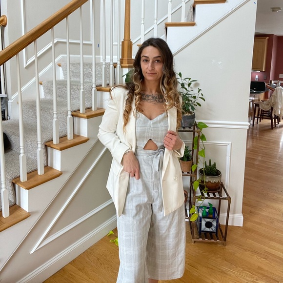 Cropped Wide Leg Jumpsuit/Romper with Straps and Mid-Section Peekaboo - Picture 12 of 12